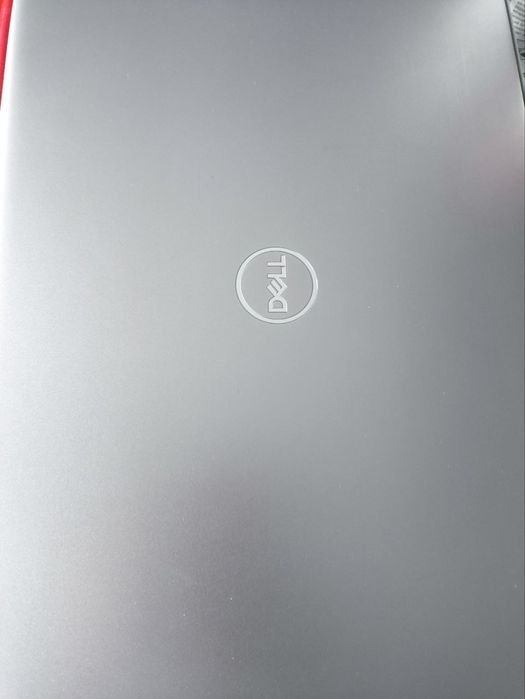 DELL Vostro 5620