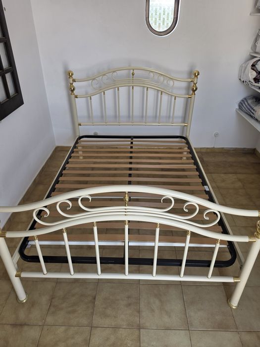 Cama Casal em Ferro / Metal Double Bed Frame