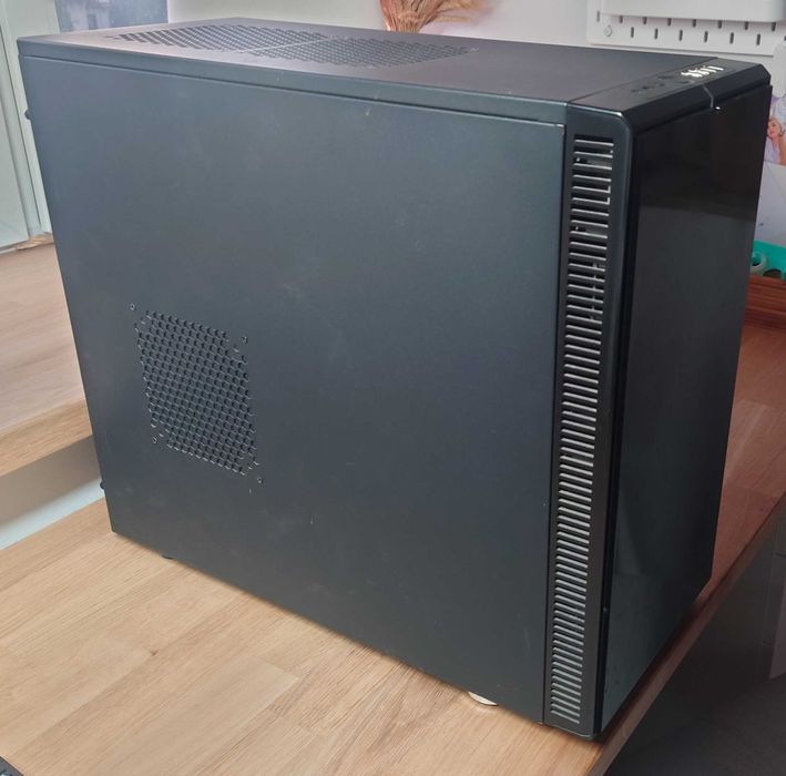 Komputer 24GB RAM, Intel i5, GTX670 Windforce,SSD, SB x-fi monitor 24