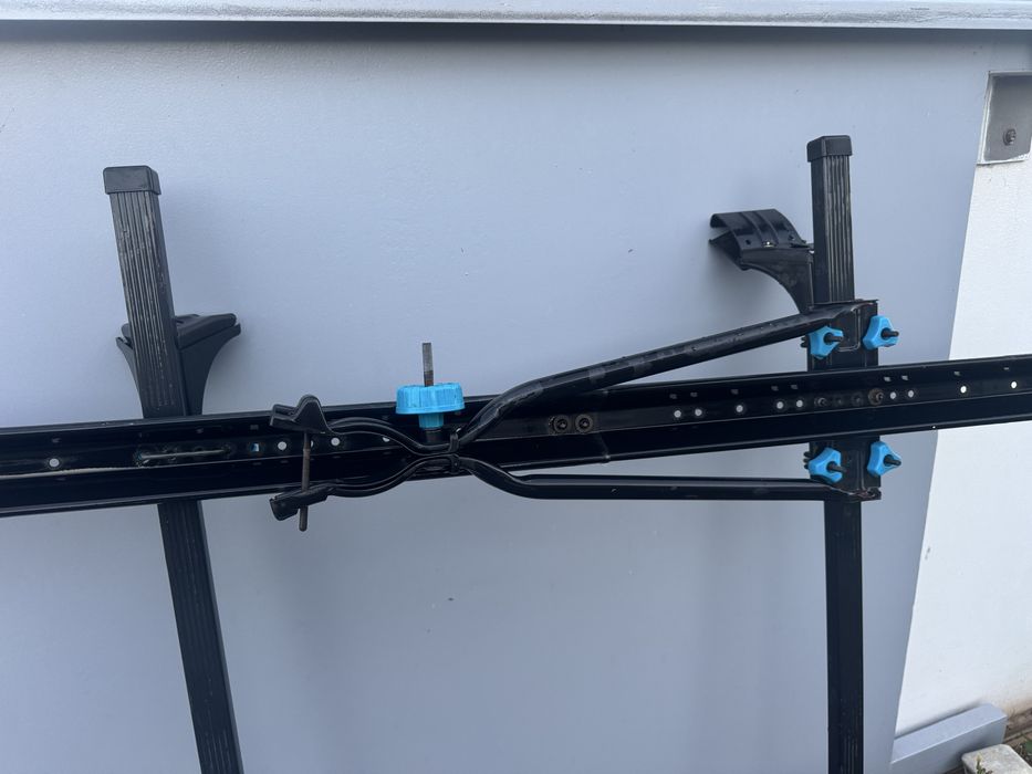 Barras de tejadilho + 2 suportes de bicicleta