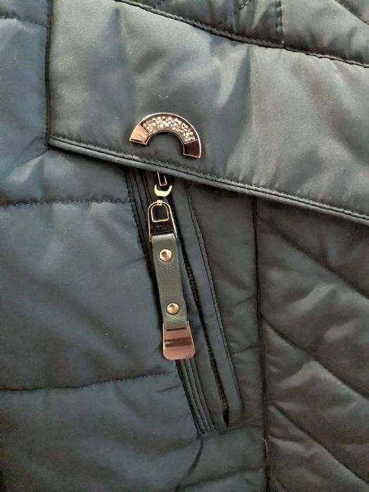 Утеплене жіноче пальто DAMADER Collection у  темно-зеленому відтінку, розмір 52