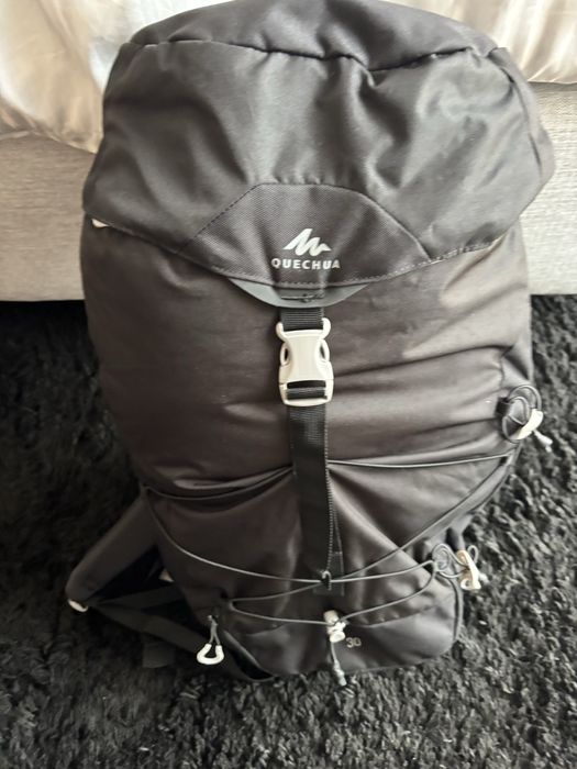 Mochila 30 lt viagem campismo Decathlon - Nova