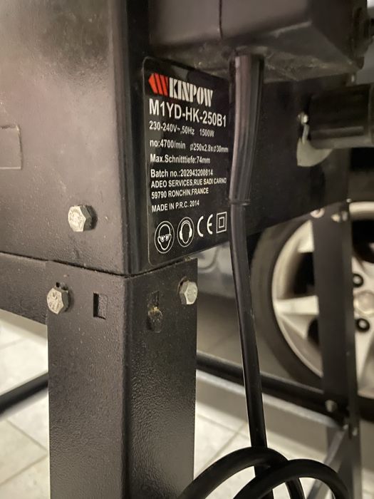 Serra de mesa em bom estado