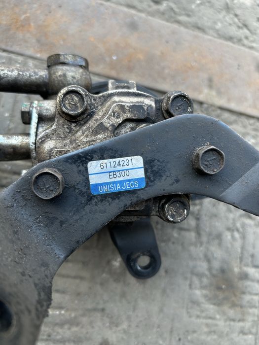 Насос гур нісан навара д40 2.5тді Nissan Navara D40 2.5dci