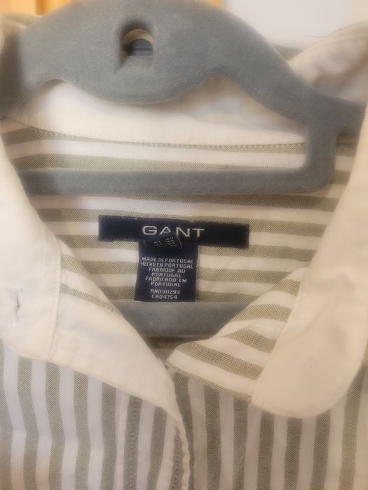 Camisa de senhora da marca GANT, às riscas verticais