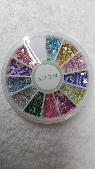 Zestaw cyrkoni Avon
