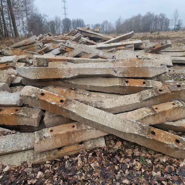 Podkłady słupki betonowe kolejowe