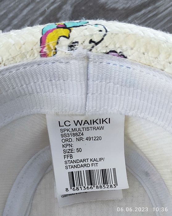 Капелюшки -2шт.на дівчинку.