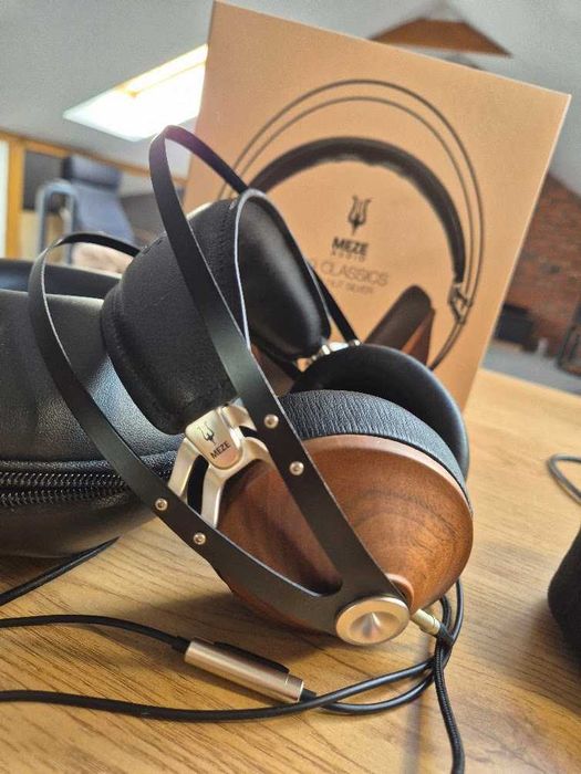 Meze 99 Classics Walnut Silver – drewniane Hi-Fi + etui + box + 2 kable