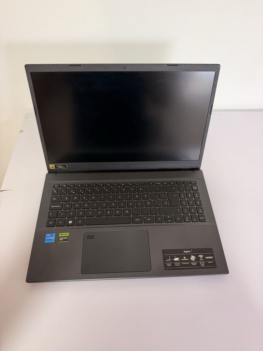 Acer Aspire 7 — i5-12450H + RTX 3050 + 16GB RAM + 512GB SSD
