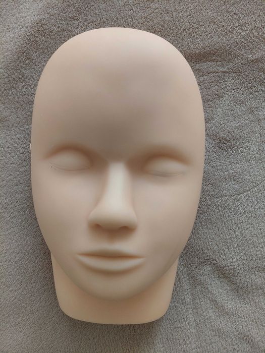 Cabeça de silicone para treino de pestanas