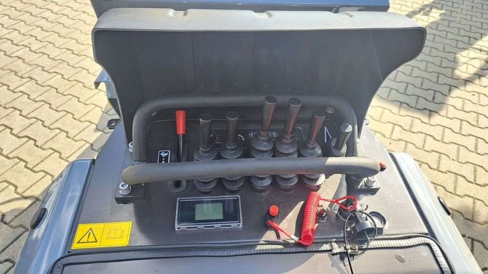 Taczka gąsienicowa Wozidło Budowlane NEX N800 silnik KUBOTA