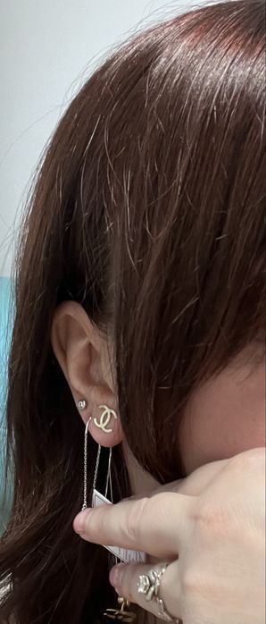 Золоті сережки 750 проба пусети “CHANEL”,