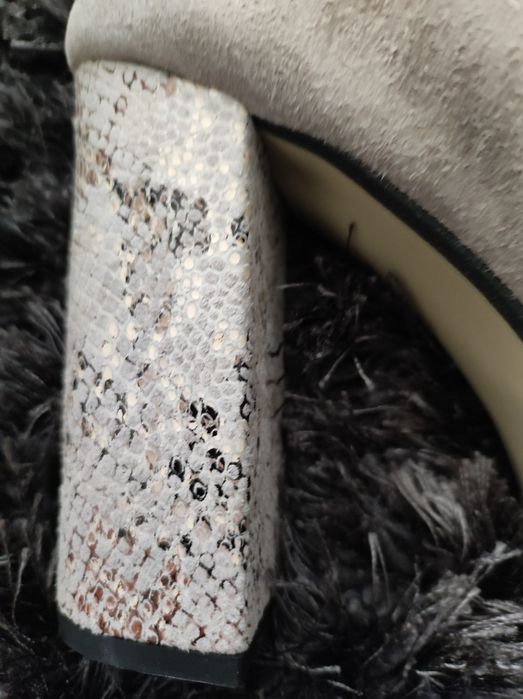 Buty Carinii nowe