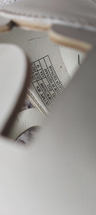 Nowe sandały rzymianki 40.5 białe Lacoste