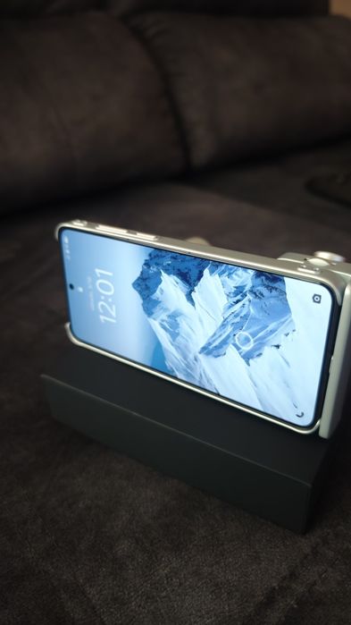 Vivo x 300 ultra 12 gb RAM mais 256 + kit