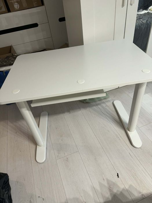 Biurko Relatera  ikea jak nowe regulowane