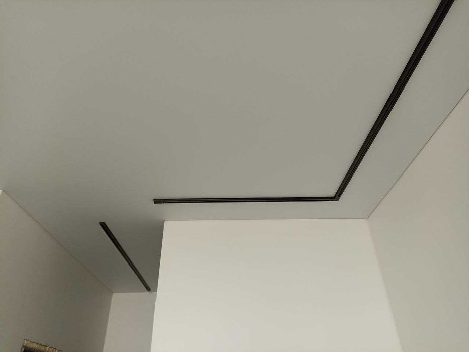 Якісні натяжні стелі Млинів, потолок, стеля, білі матові натяжні стелі