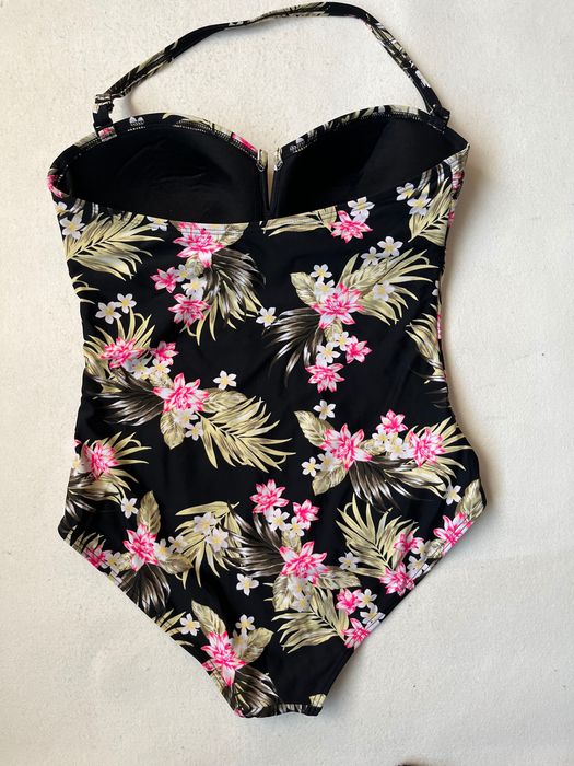 Фірмові суцільні купальники р.46-52