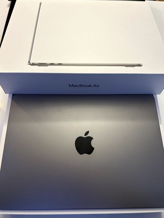 Apple MacBook Air M2/ Gwiezdna Szarość/Bateria 98%