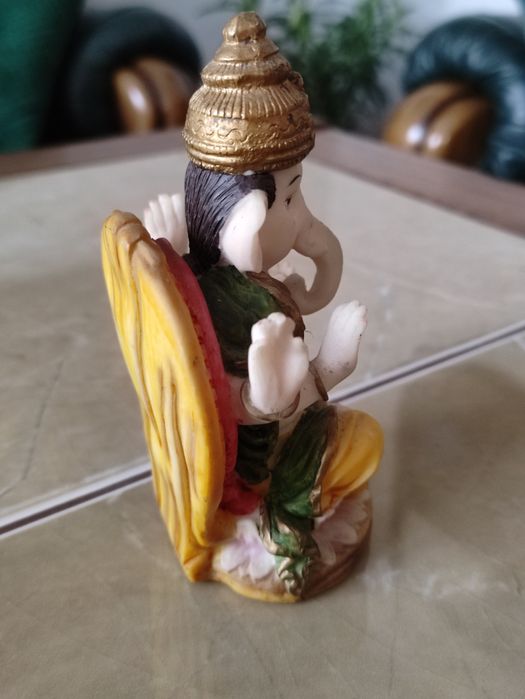 Figurka Ganesha hinduski bóg rzeźba