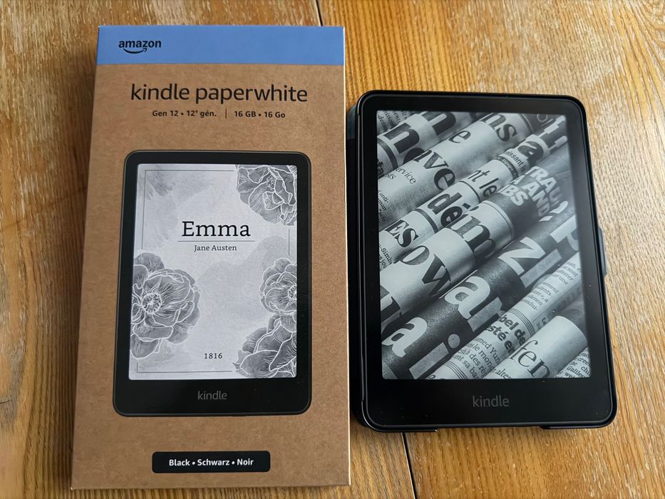 Kindle Paperwhite 12 + etui