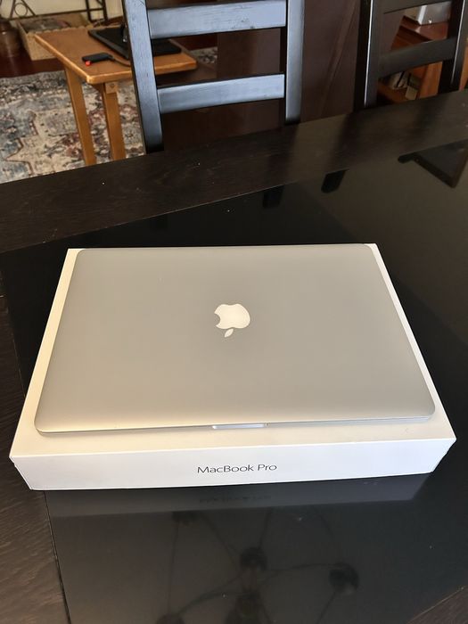 Macbook Pro 15” I7 16 GB 500GB SSD