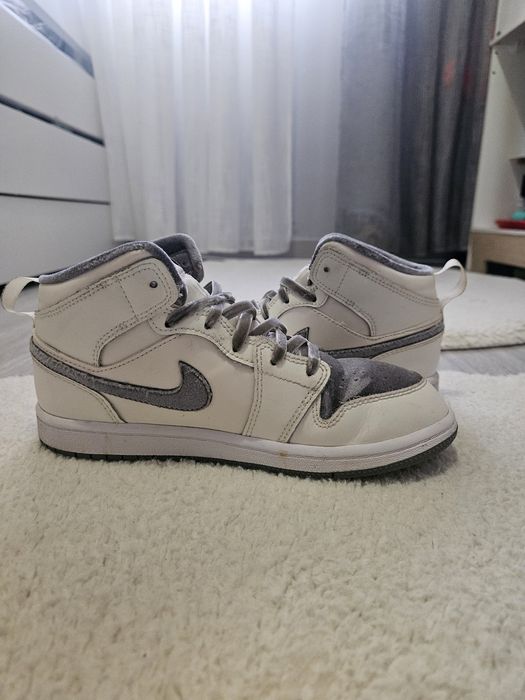 Air Jordan Mid crianca edição limitada