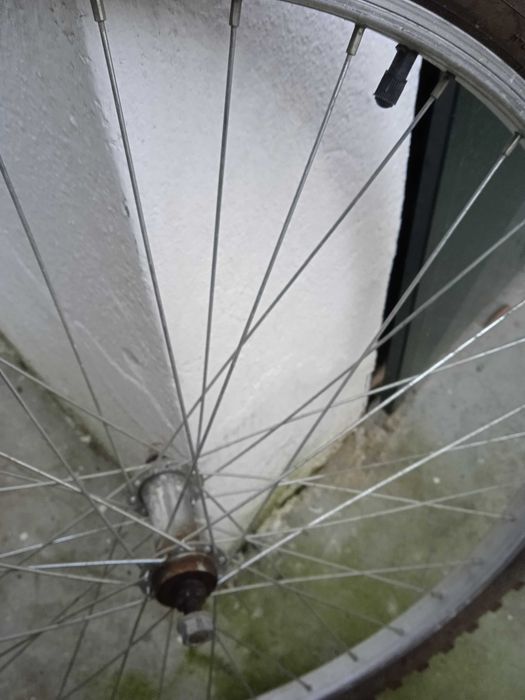 Vendo roda de bicicleta usada