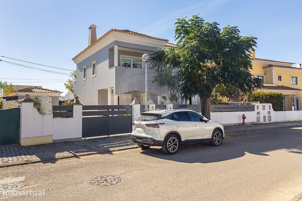 Moradia T5 para venda