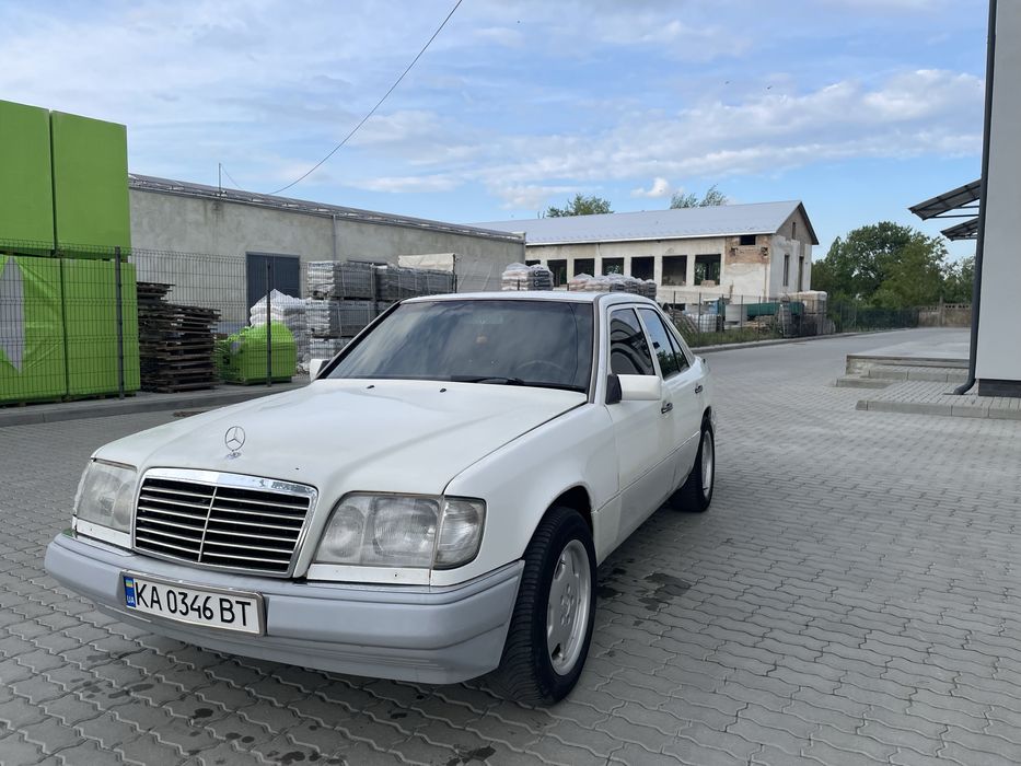 Мерседес 124 E220