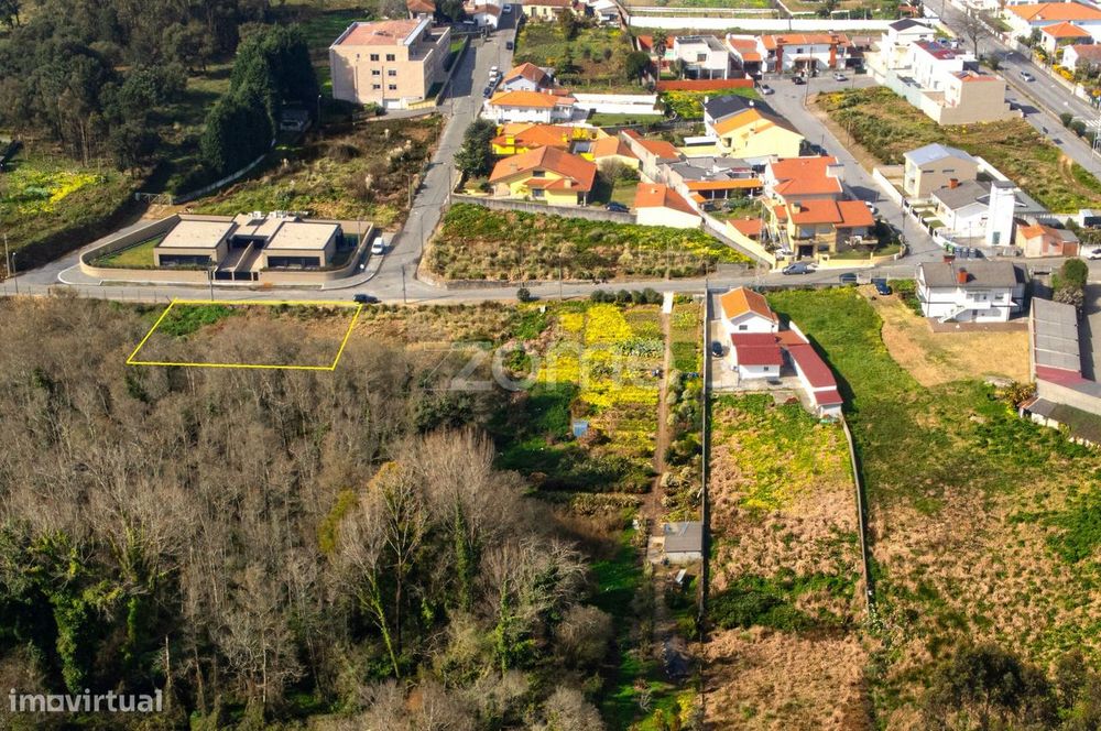 Urbano 1017m², plano, PIP em curso, Rua da Pousada, Perosinho, Gaia — Serzedo E Perosinho, Porto