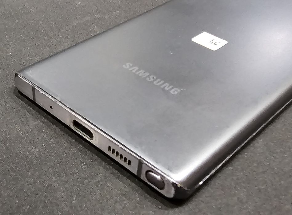 Samsung s20 Ultra 5g 256Gb
Pen stylus
Usado mas muito bem estimado 
Co