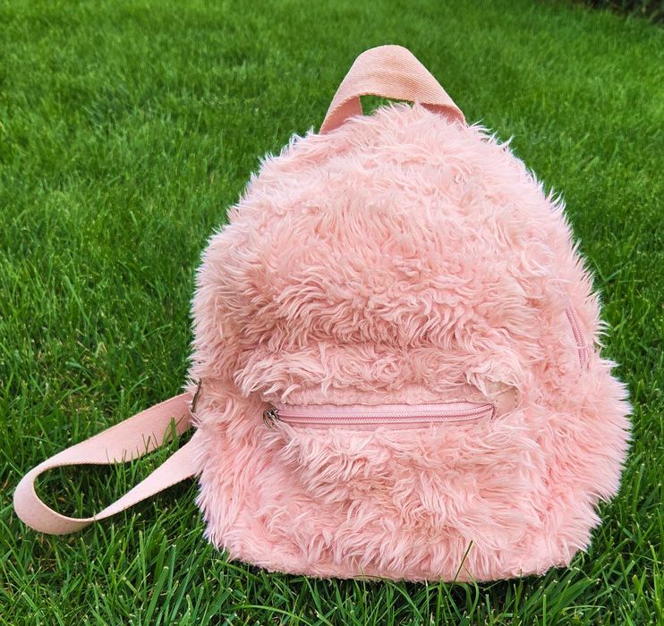 Różowy puszysty pluszowy plecak futerko