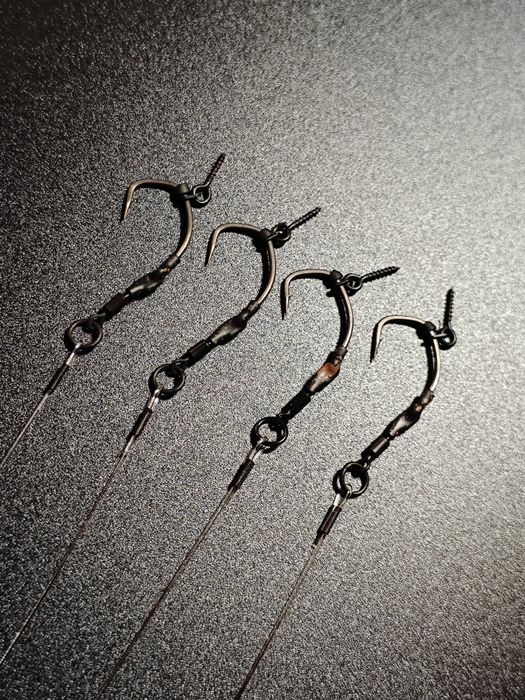 4 x przypony karpiowe Spinner Rig / Ronnie Rig #4 Lock Hook wkrętka