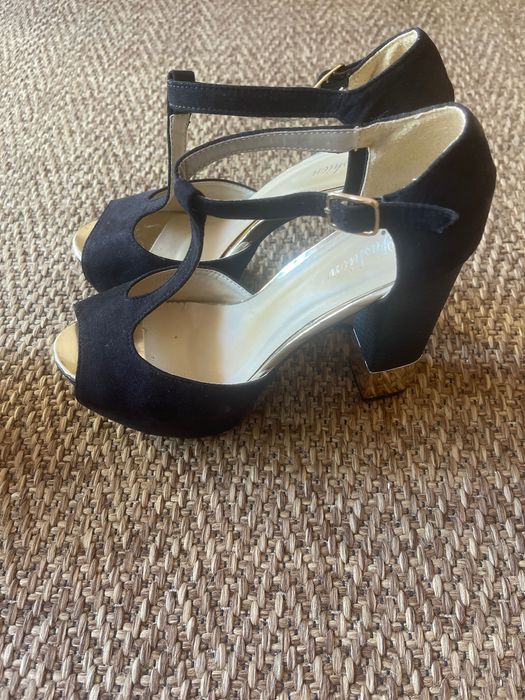 Sapatos altos cerimónia