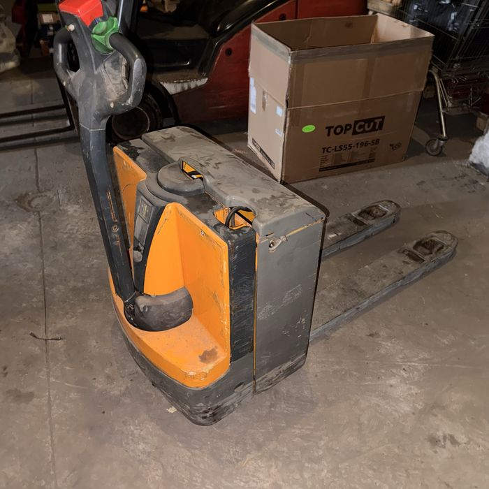 Podnośnik elektryczny Paleciak Akumulatorowy Jungheinrich EJE 120