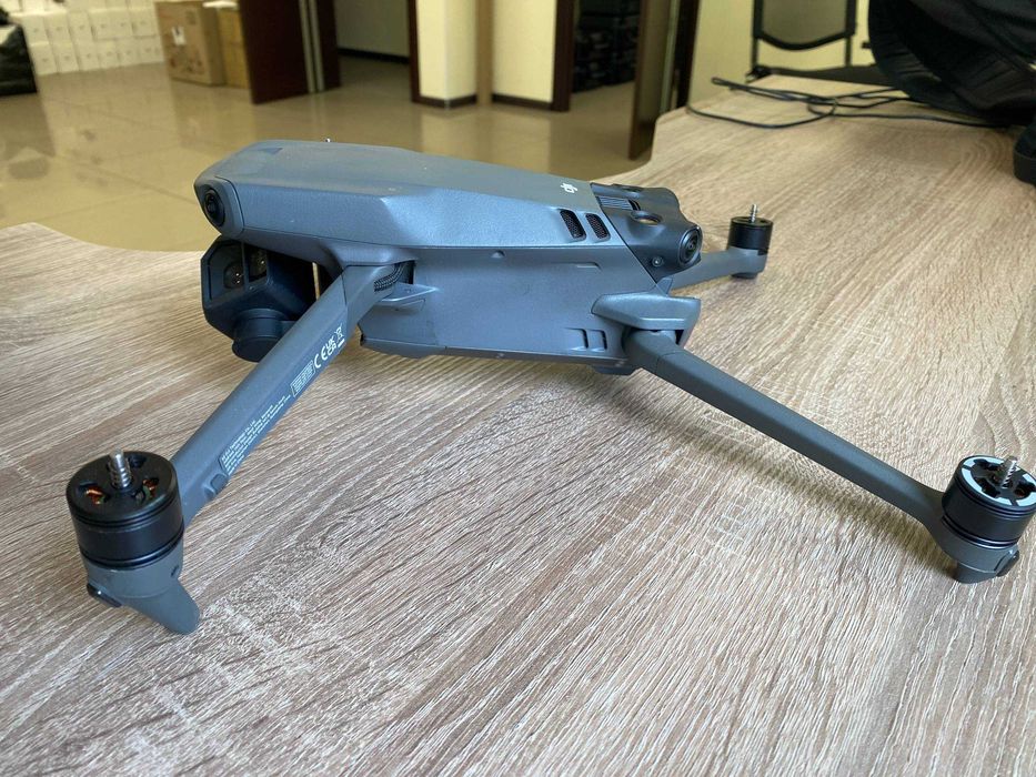DJI Mavic 3 Б/У | Без акаунта | Прив'язаний до пульта | Обмеження для польотів зняті
