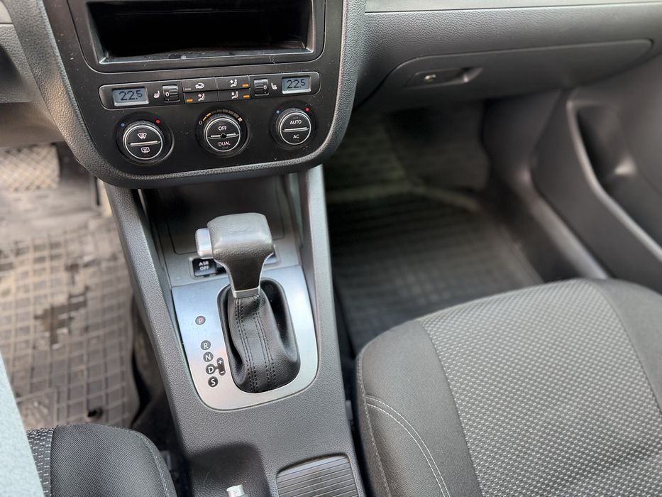 Volkswagen Jetta 2008 На автоматі Газ/бензин