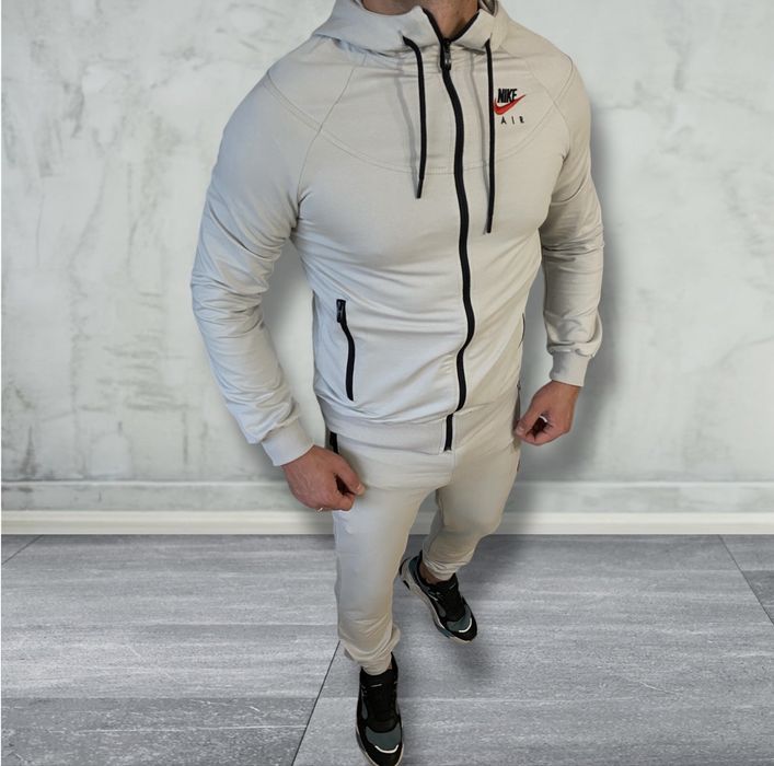 Спортивний чоловічий костюм Nike