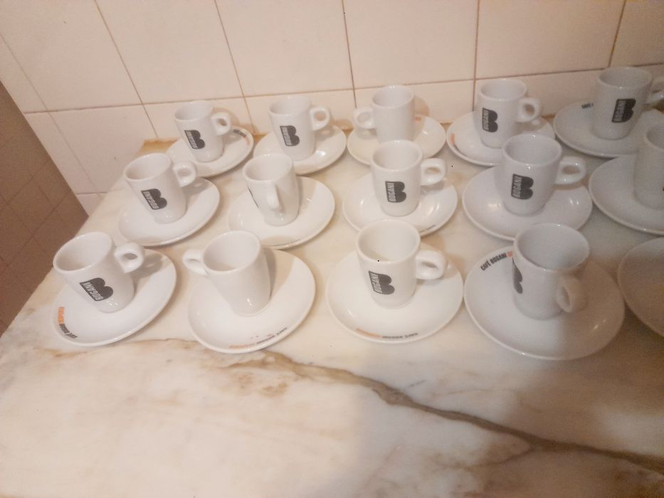 Conjunto de 23 Chávenas de Café Bogani