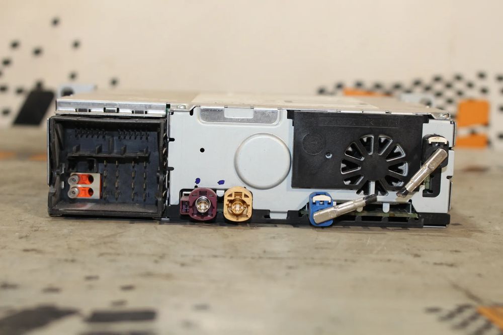 Rádio / auto-rádio BMW 1 (F20)
