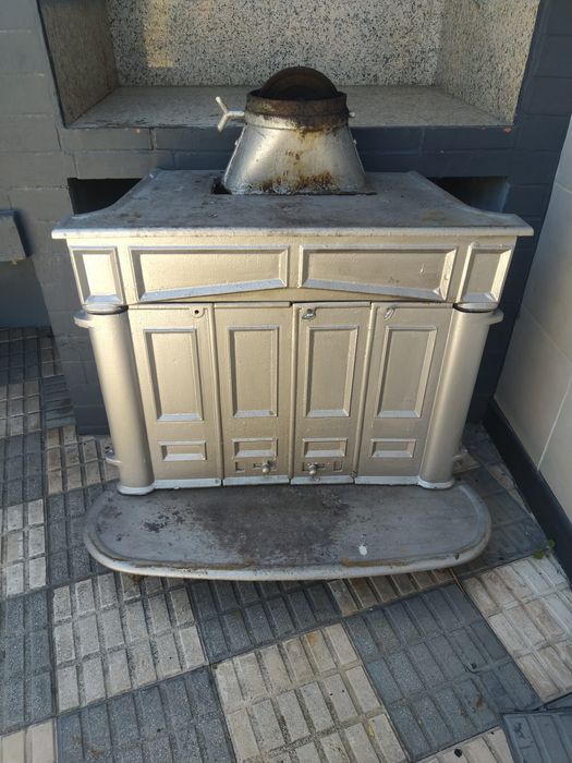 Fogões a lenha ferro fundido e salamandras