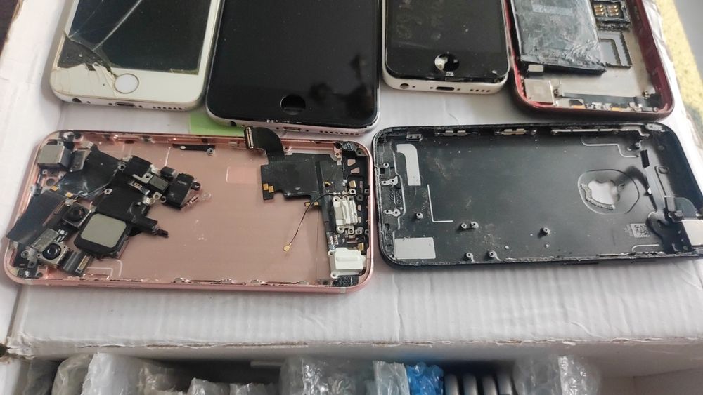 Лот Iphone 54 одиниці. Модулів 36 одиниць.