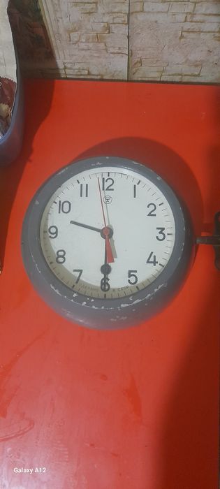 Коробельные коютные часы