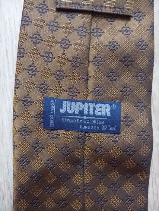Krawat męski marki Jupiter.