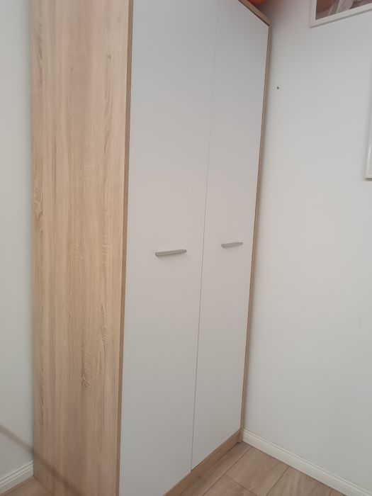 Szafa  o wymiarach 197/80/54,5