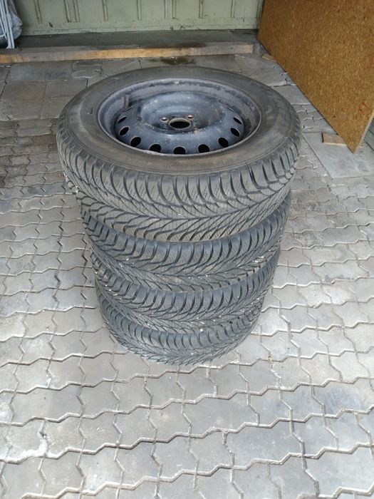 Opony zimowe z felgami