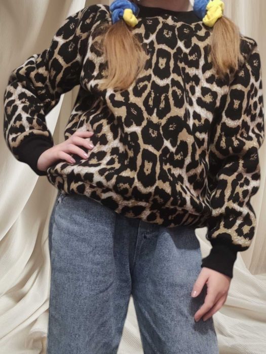 Тепла кофта на дівчинку 8-9 років