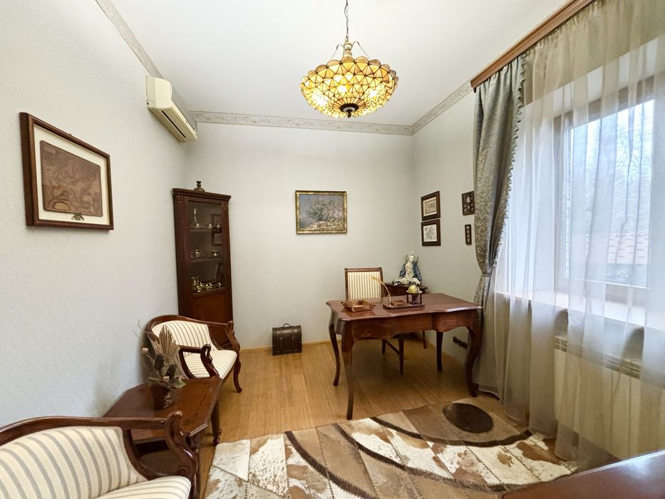 Продам дом в Песчанке!Большой участок, сосны, бассейн! Садовая улица.